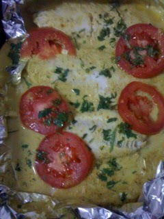 Peixe ao curry no papilote