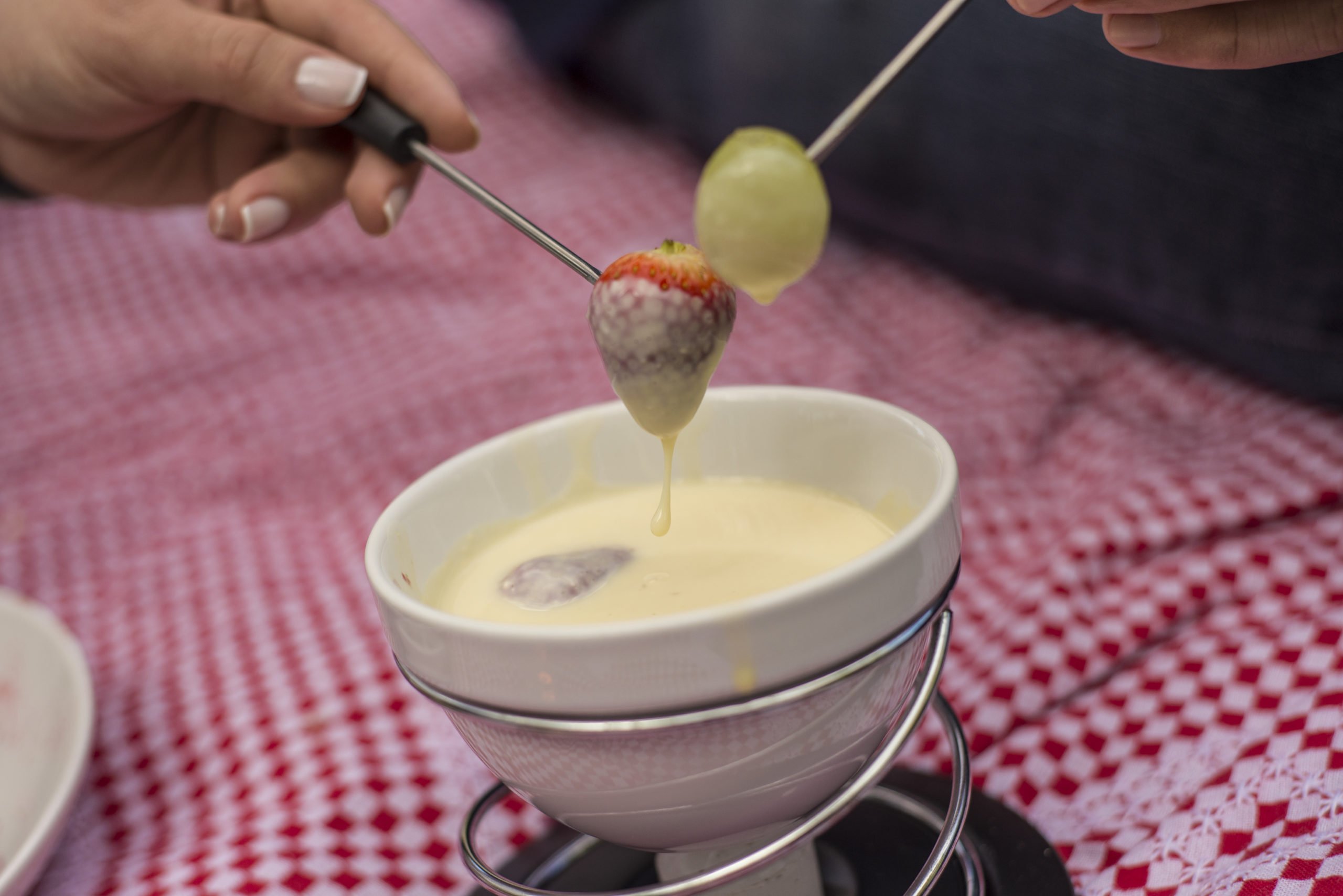 Fondue de chocolate branco, Jack Daniel´s e mel