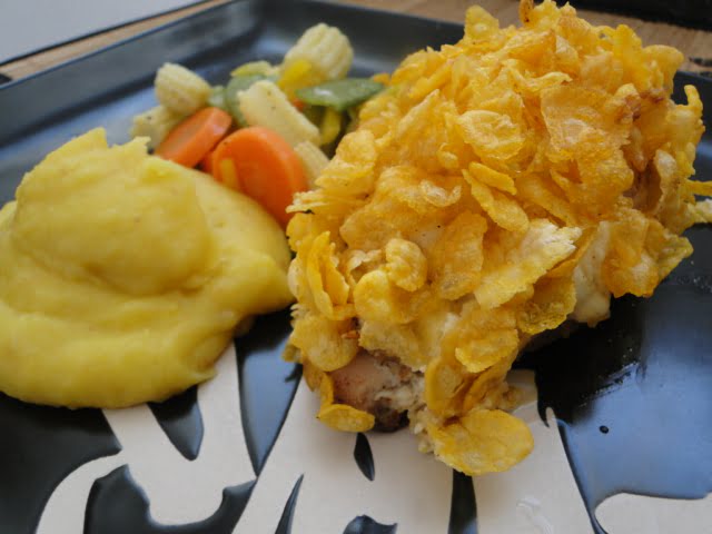 Frango em crosta de corn flakes