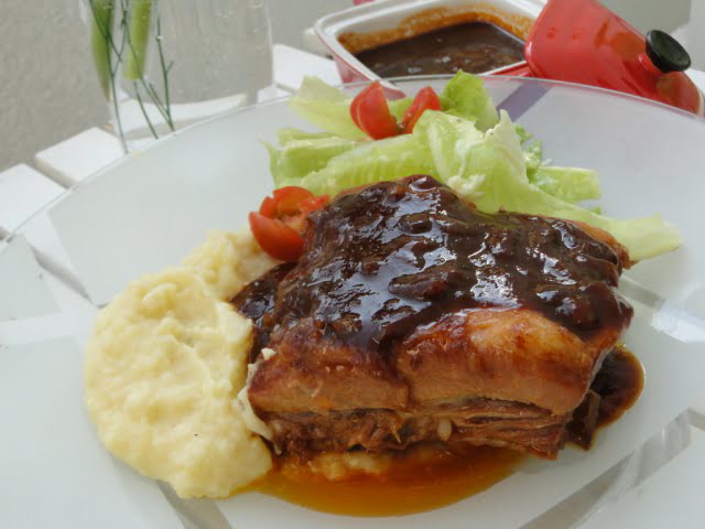 Costelinha ao molho barbecue caseiro