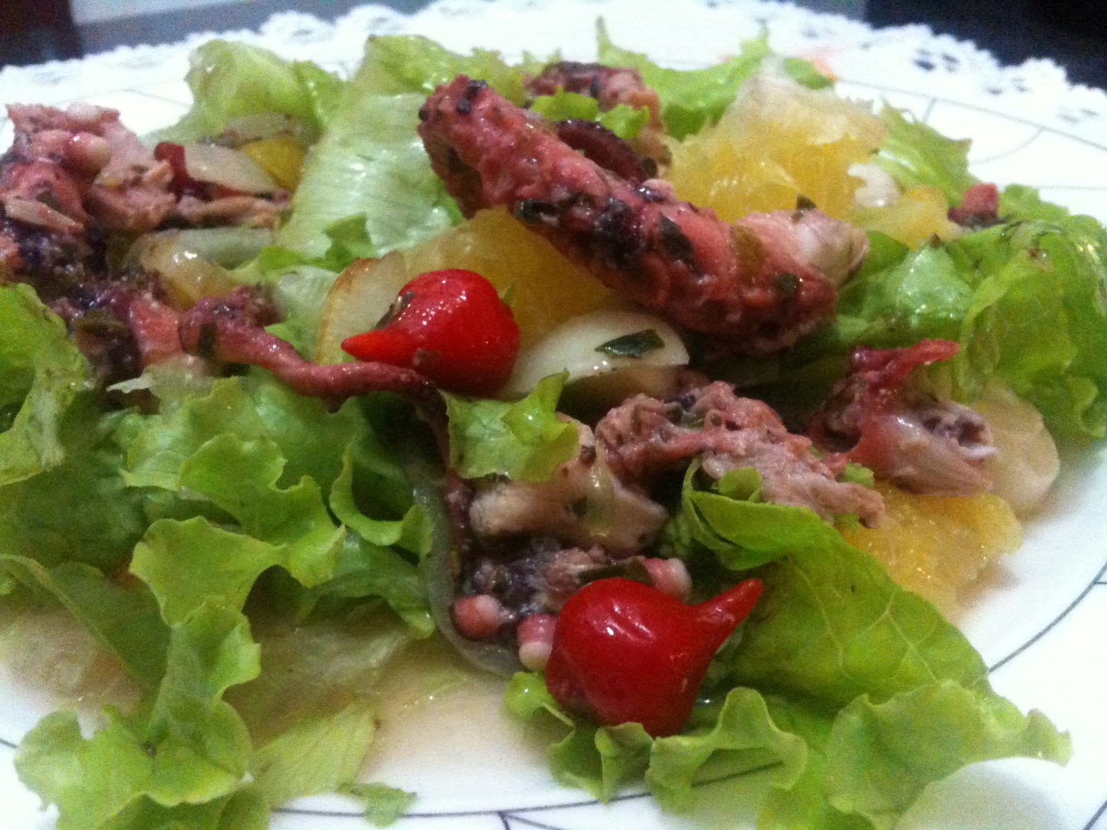 Salada de polvo marinado
