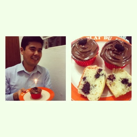 Cupcake de amora com cobertura de Nutella®