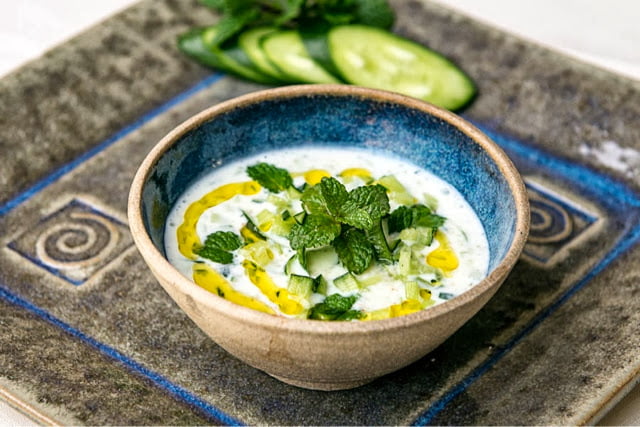 Sopa de pepino e iogurte