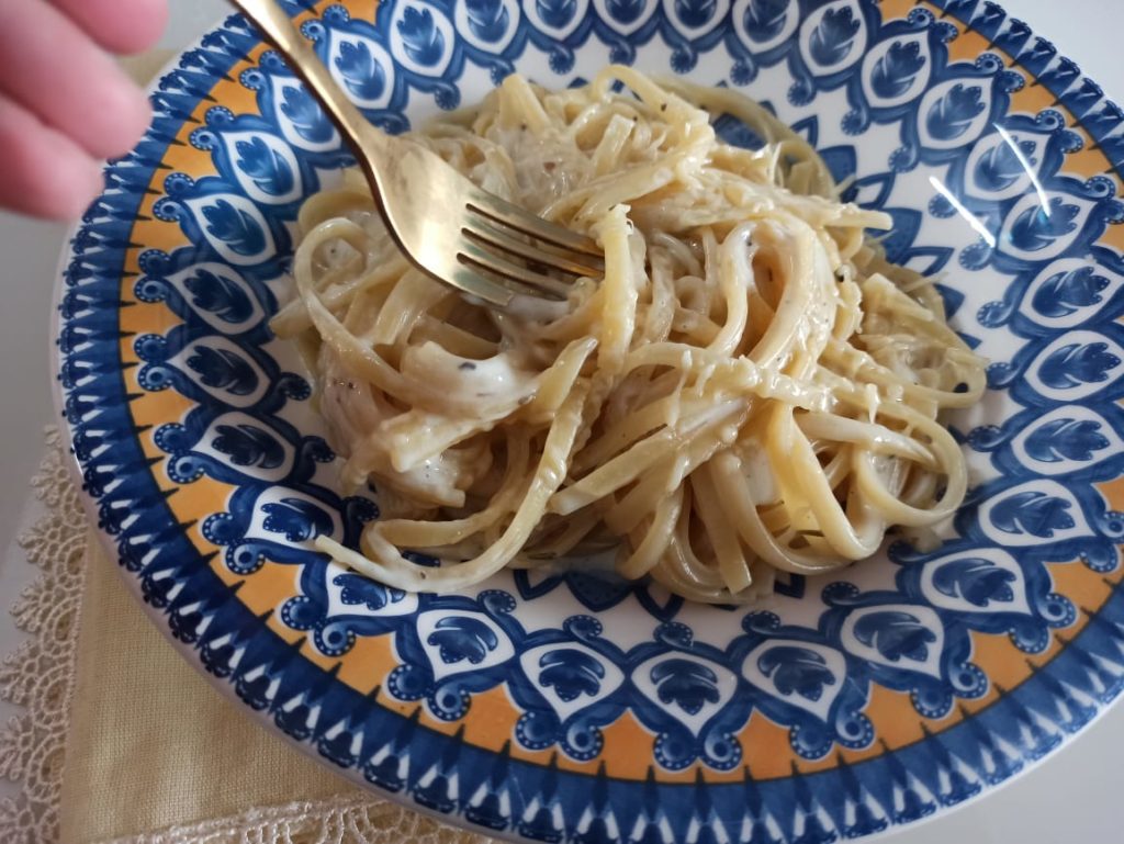 1 Panela! Macarrão ao alho e parmesão