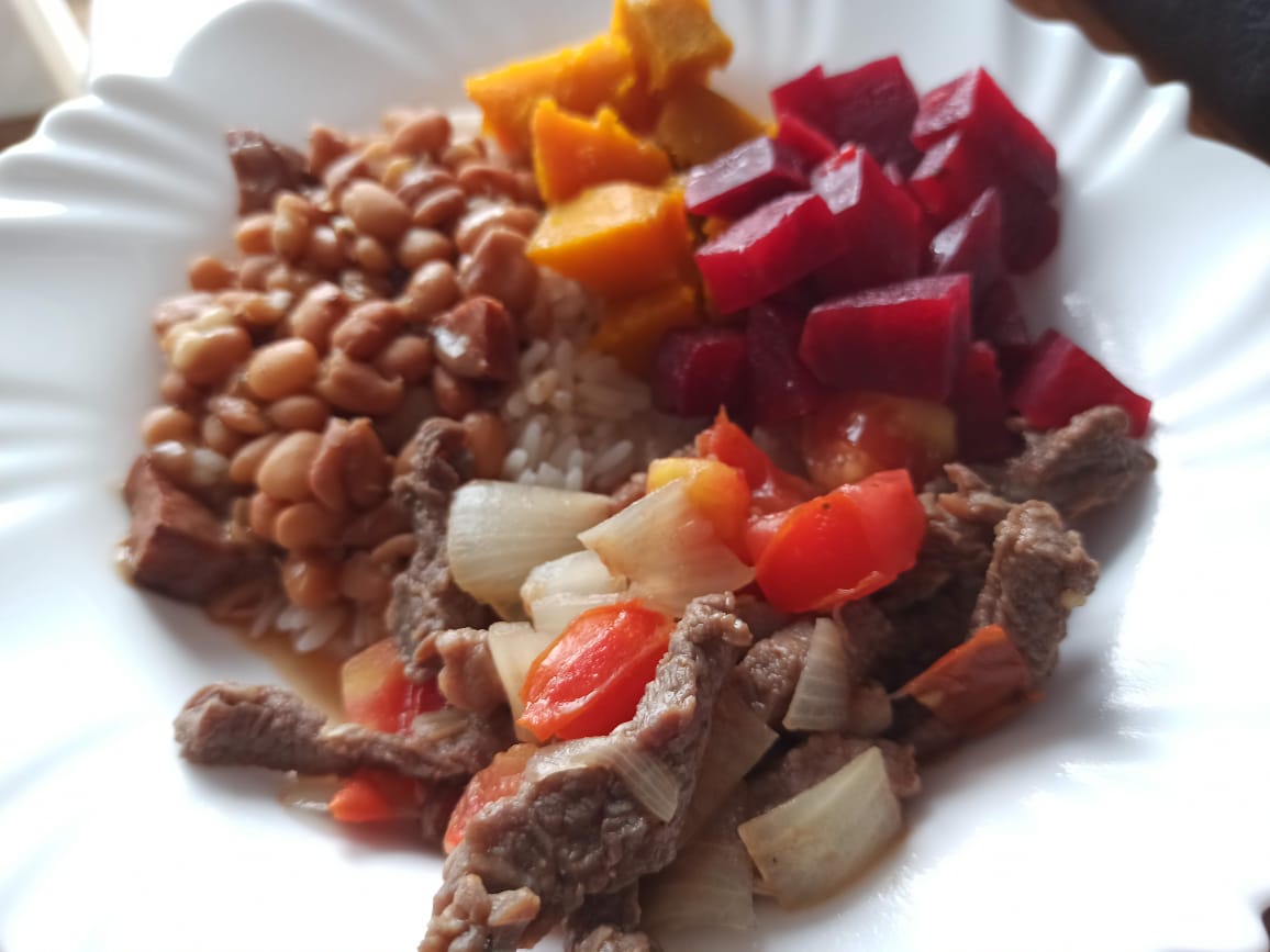 Bife,tomate e cebola
