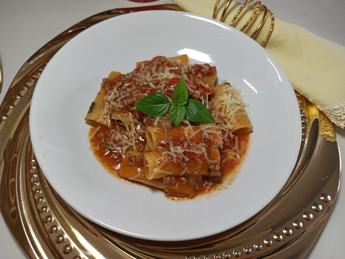 1Panela! Rigatoni à bolonhesa
