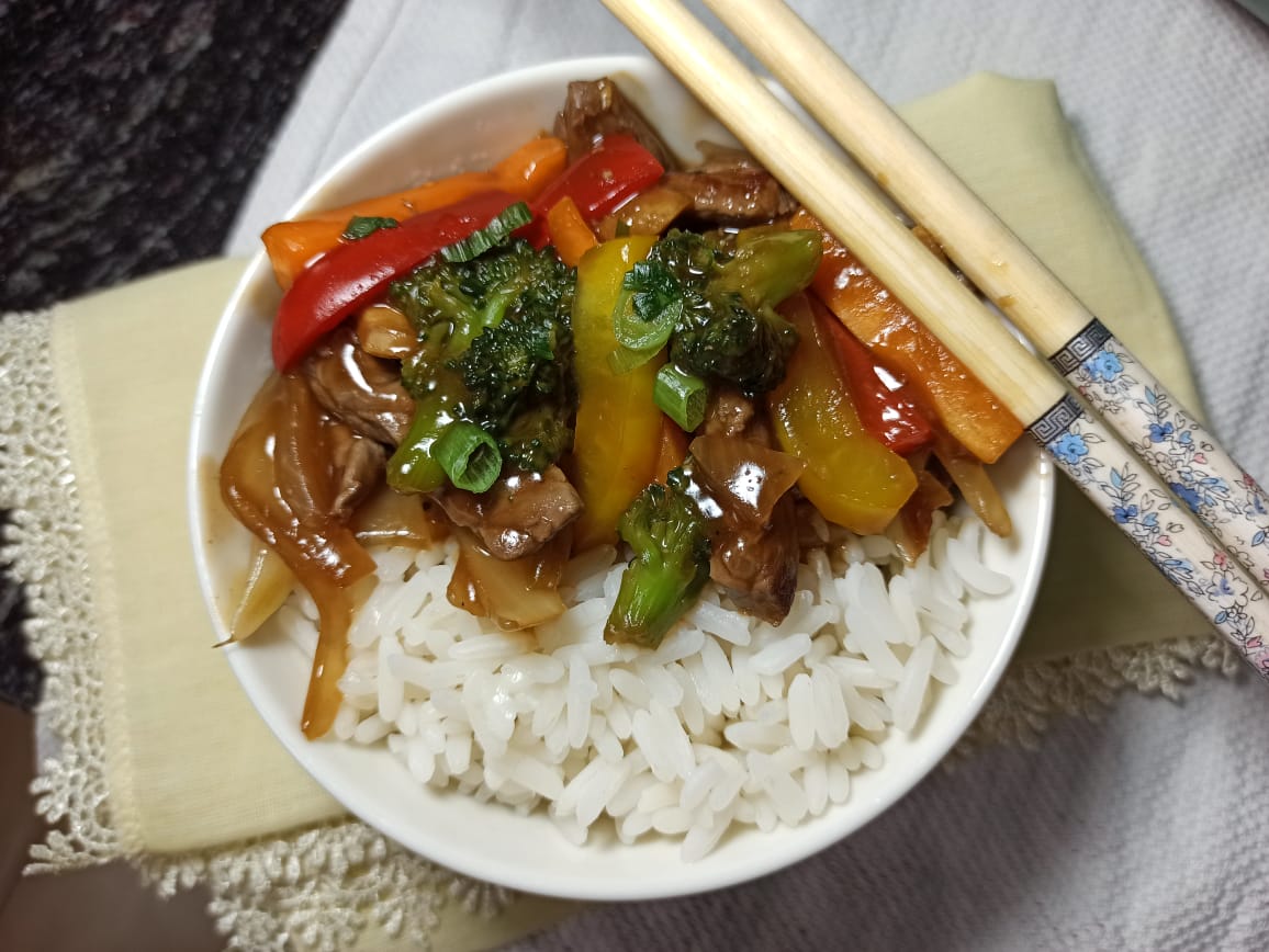 Tiras ao molho oriental