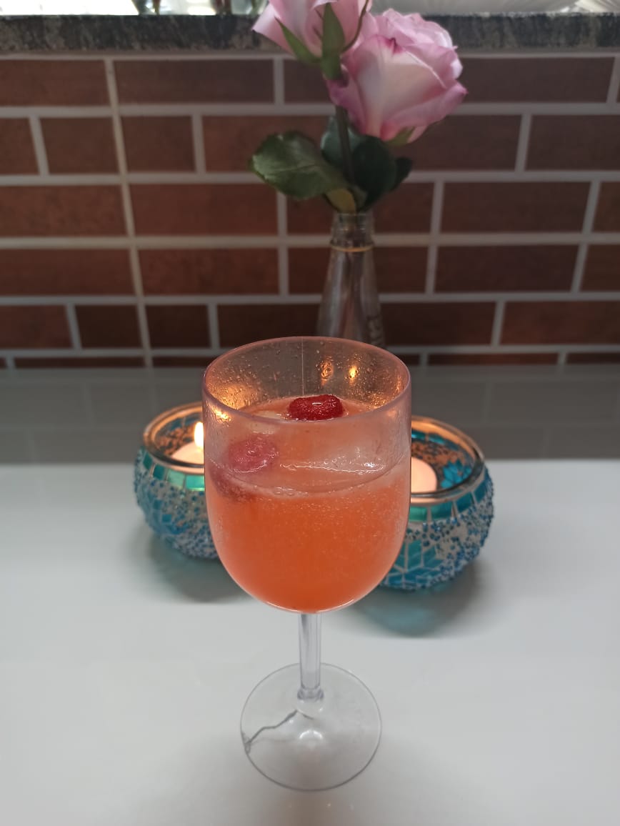 Mimosa sem álcool pink lemonade