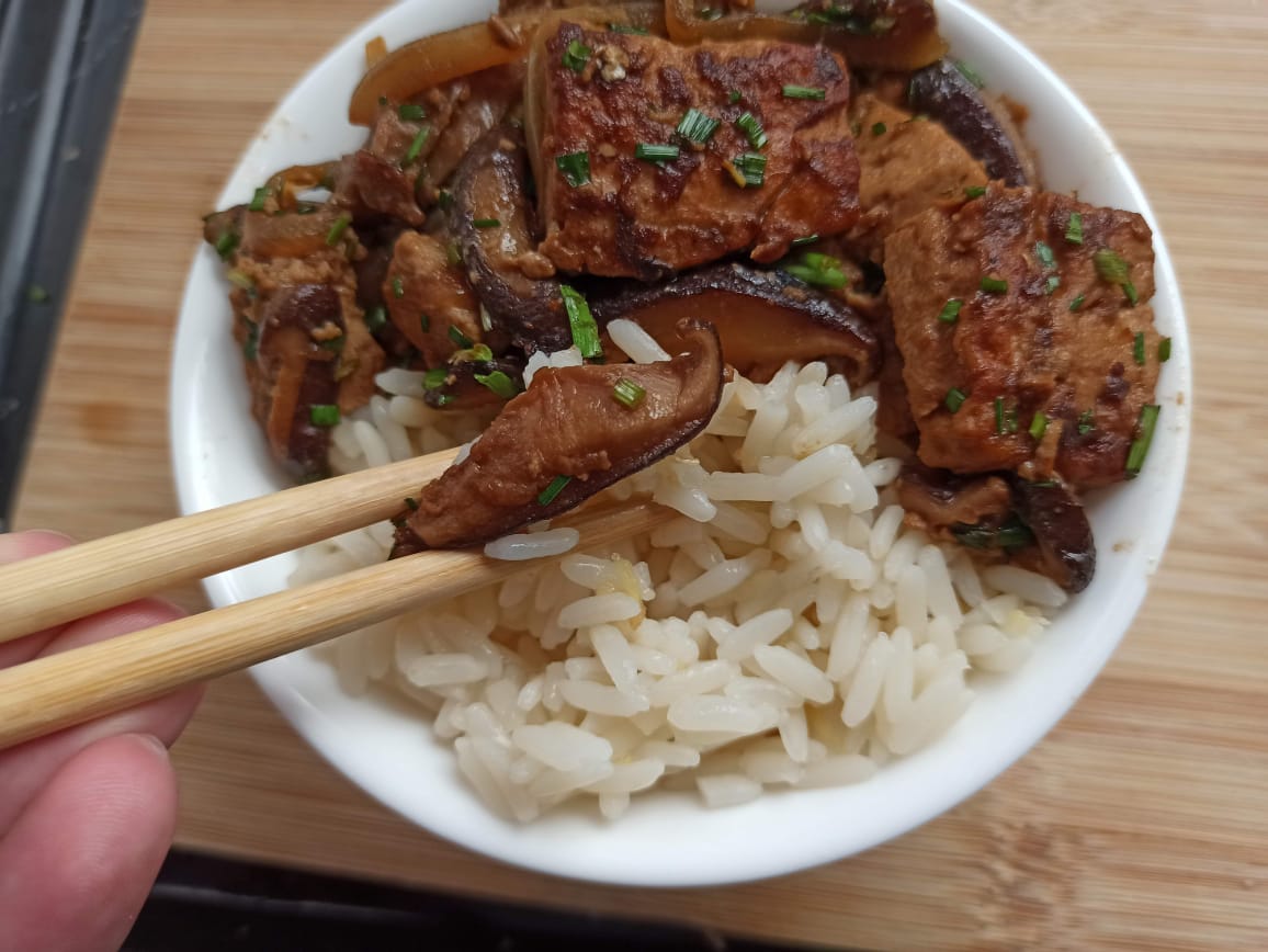 Shitake com tofu marinado