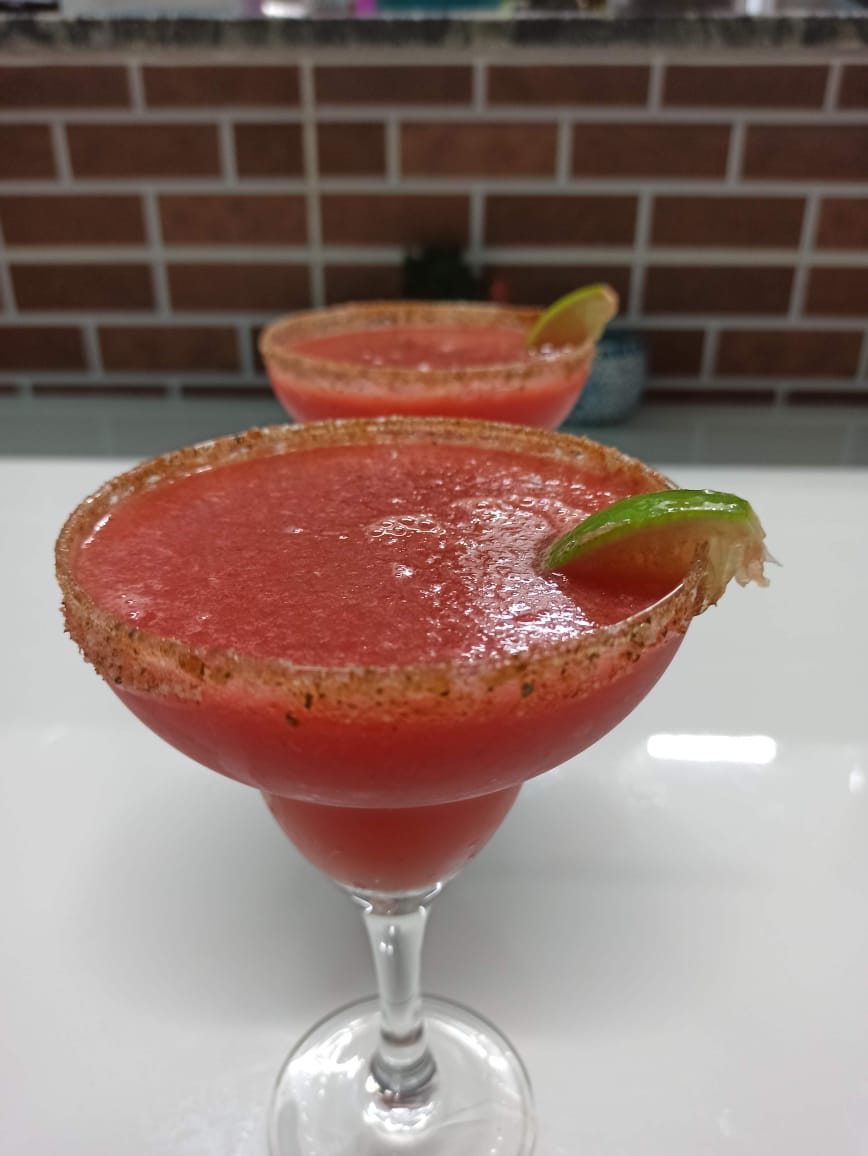 Margarita de melancia e chili