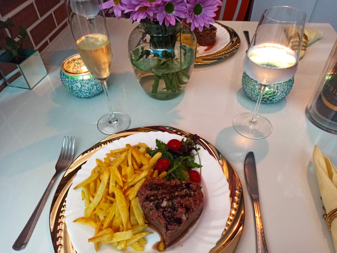 Steak tartare com batata frita de pressão
