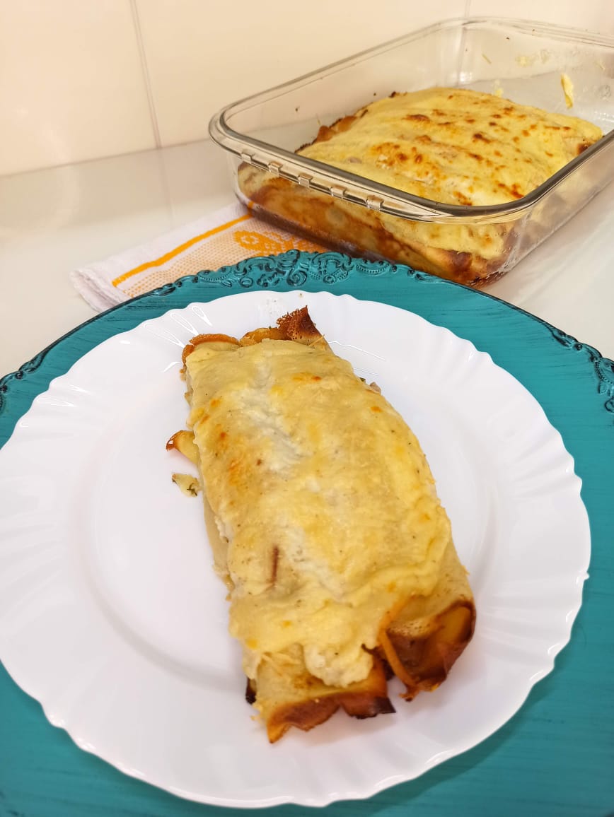 Panqueca de lombo ao molho branco