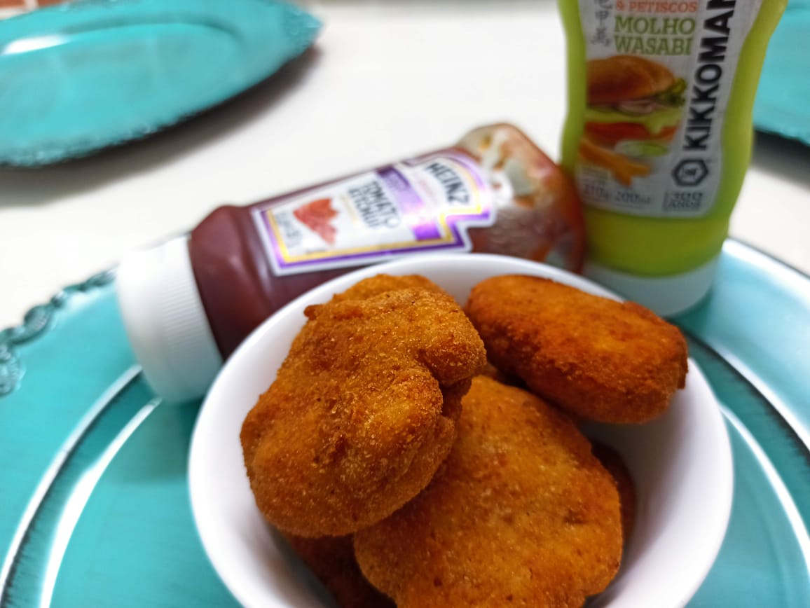 Nuggets de frango e grão-de-bico