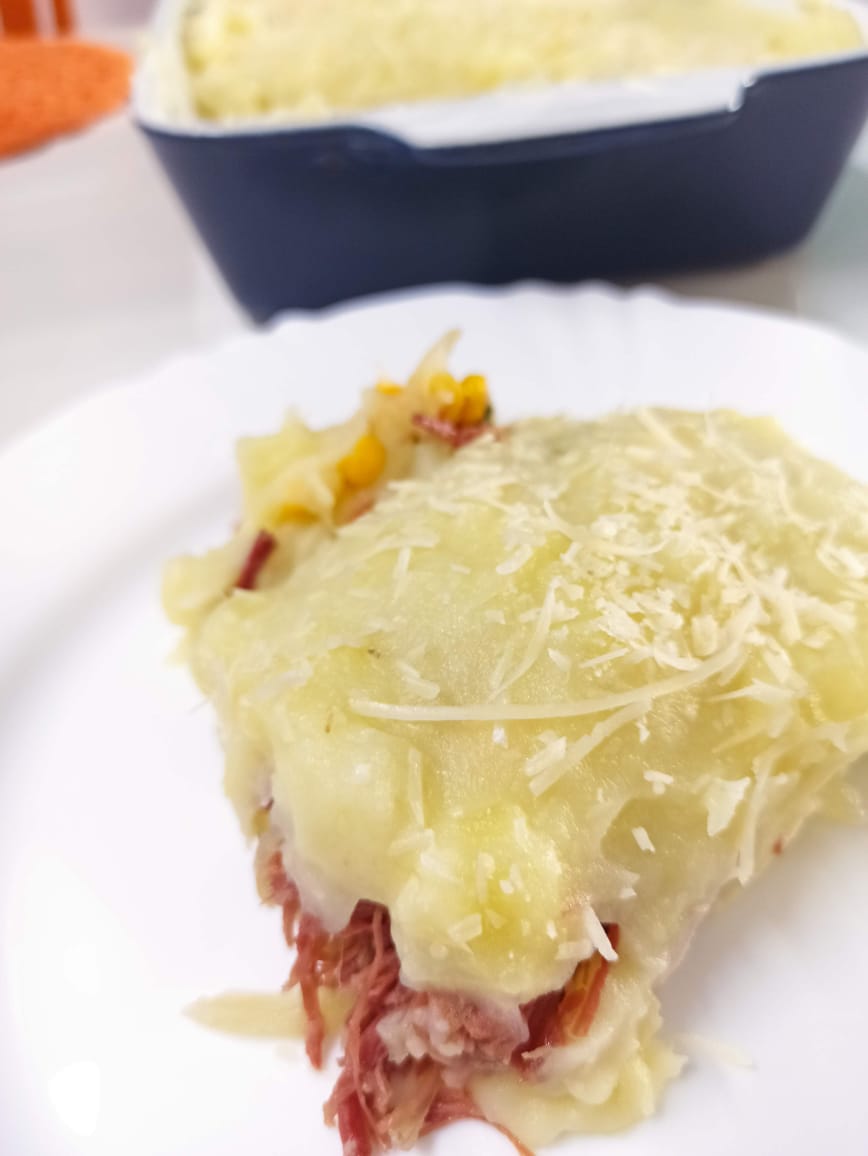 Escondidinho de carne seca