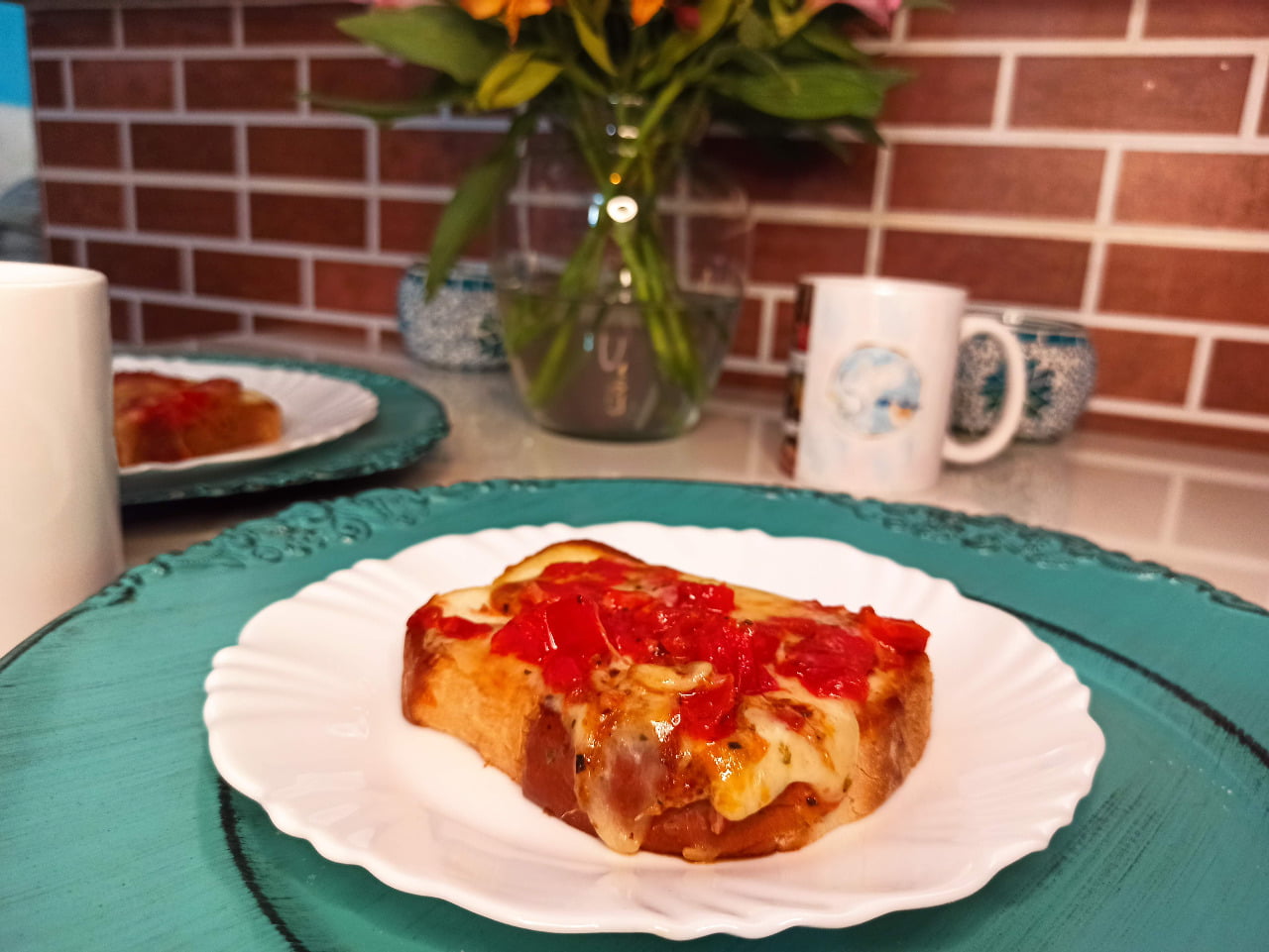 Pão com tomate frito